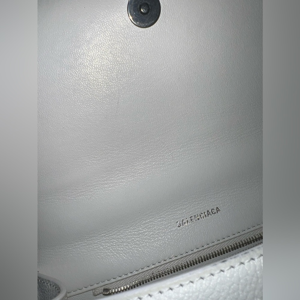 Balenciaga Hourglass SMALL. Willing to negotiate price. - Picture 7 of 9